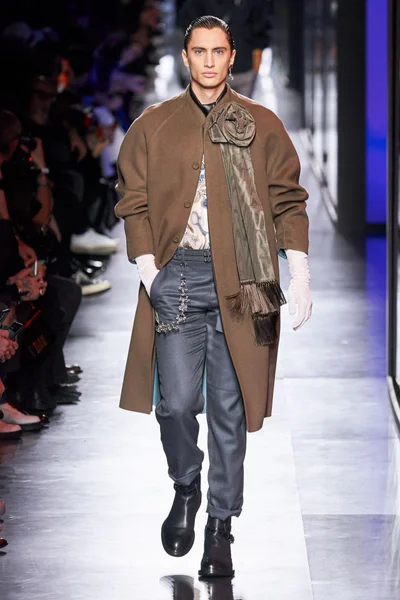 Look 23